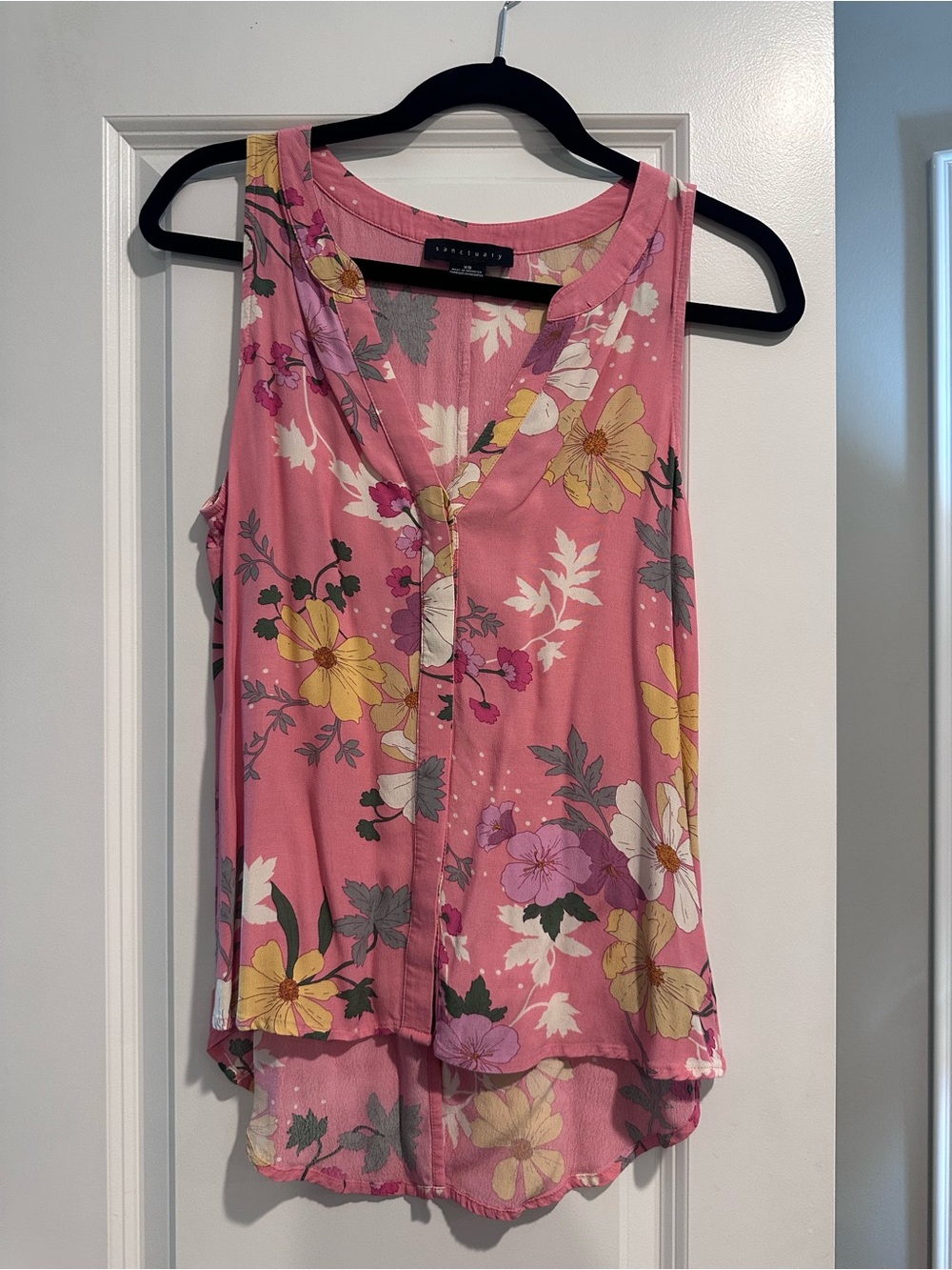 Sanctuary Pink Floral V-Neck Sleeveless Camisole